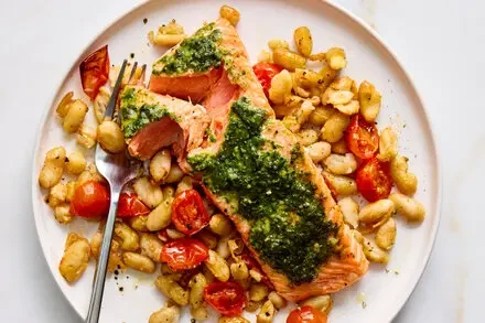 Pesto-Roasted Salmon With Tomatoes and White Beans