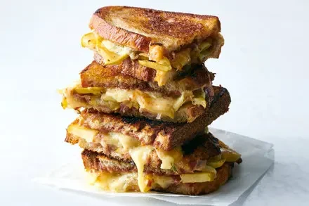 Grilled Cheese with Apples and Apple Butter
