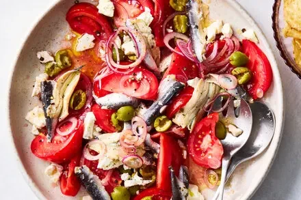 Refreshing Mediterranean No-Cook Summer Salad: A Fusion of Greek & Spanish Flavors